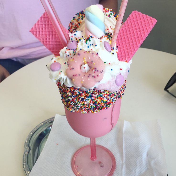 sweetapplegail's tweet image. : THIS or THAT:
╰┈➤ COLORFUL vs. NO COLOR⋆˚꩜
(rainbow vs. cookies n creme)

#interactivethread for #edtwt + anyone who wants to participate!!
#foodpoll #distraction

♡ + ↻ extremely appreciated!