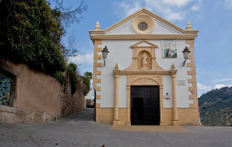 ¡Buenos días! Hoy nos abandonan las lluvias y tendremos pocas nubes. Máximas, a la espera de la gran bajada del viernes, de 18 grados en Andújar, 16 en Linares, 15 en Jaén, 14 en Frailes y 13 en Cazorla y Alcalá la Real. #FelizMartes