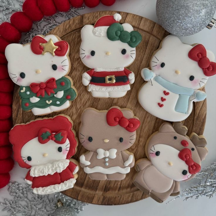sweetxdessert's tweet image. Hello Kitty Christmas Cookies✨