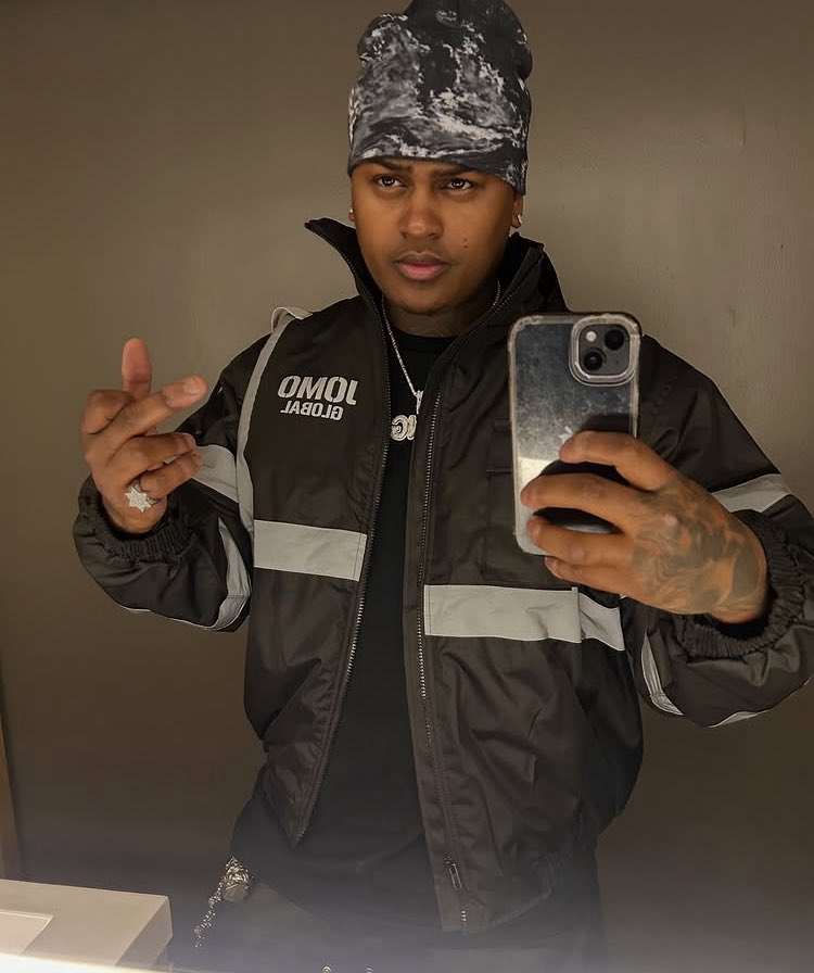 Hello👋🏼 this is my favourite streamer DDG who is also transgender😄 i would really appreciate it if y’all voted him for breakout streamer of the year and best music streamer! Kind regards ket❤️ thestreamerawards.com/vote