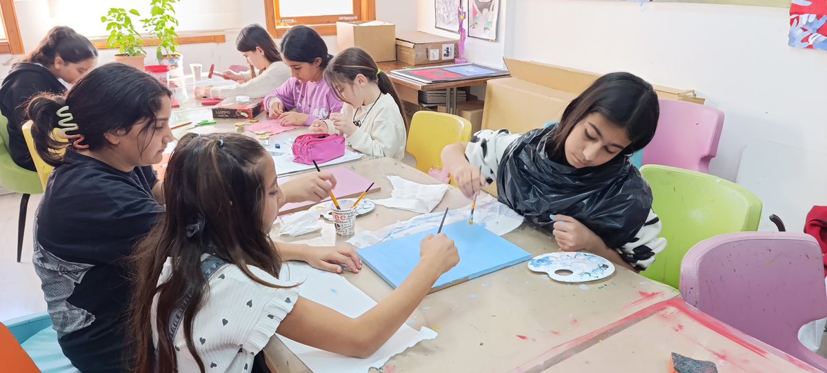 GSB_BaliseyhGM's tweet image. Balışeyh Gençlik Merkezi olarak gençlerimizle birlikte renklerin enerjisiyle dolu keyifli bir boyama etkinliği gerçekleştirdik.

#GSBGM
#RENKLER
#BOYAMA
#BALIŞEYHGENÇLİKMERKEZİ

@gencliksporbak @oa_bak