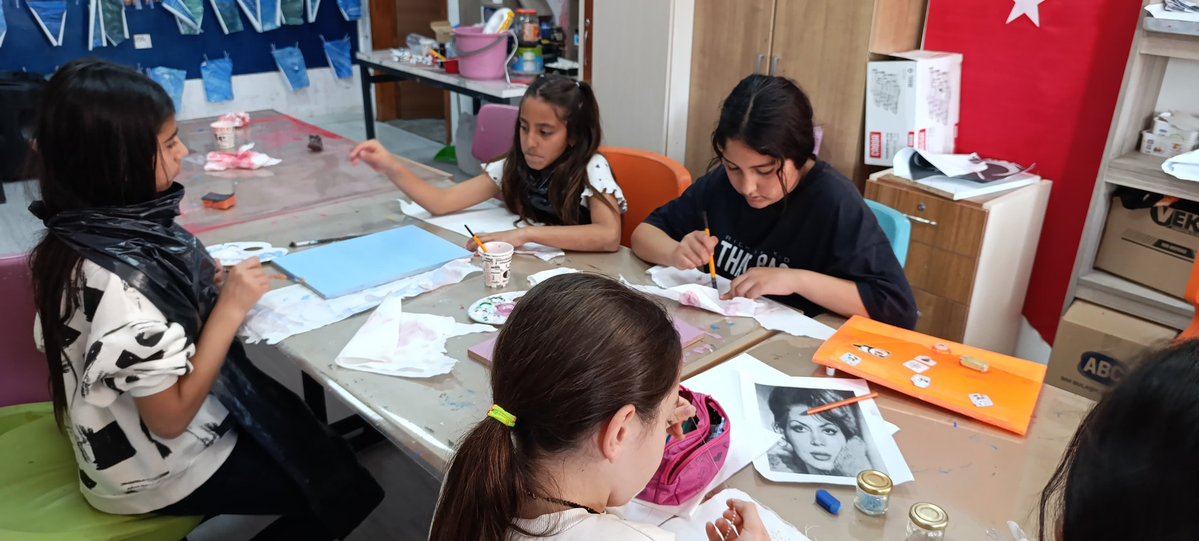 GSB_BaliseyhGM's tweet image. Balışeyh Gençlik Merkezi olarak gençlerimizle birlikte renklerin enerjisiyle dolu keyifli bir boyama etkinliği gerçekleştirdik.

#GSBGM
#RENKLER
#BOYAMA
#BALIŞEYHGENÇLİKMERKEZİ

@gencliksporbak @oa_bak