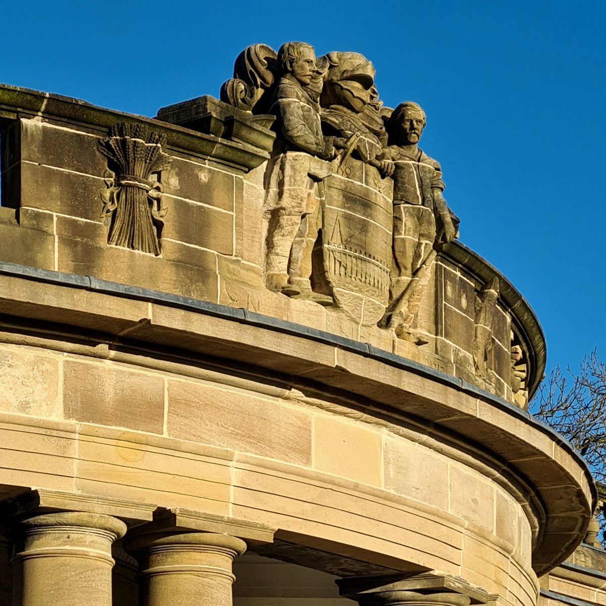 is_glasgow's tweet image. The Govan Coat of Arms on the facade of J.J. Burnet&apos;s 1903 Elderpark Library on the Southside of Glasgow. I love this wat this seems to have been carved in pieces and then assembled in its final location.

#glasgow #publiclibrary #govan  #architecture #architecturephotography