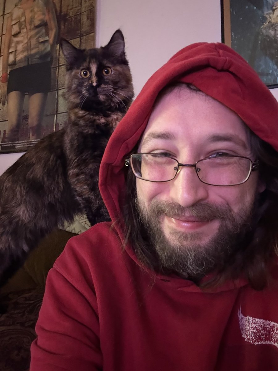 Pumpkin is getting big!!! Her sister Cali likes to jump up and sit on my shoulders and now this little one is trying to do it too! 👻🤍