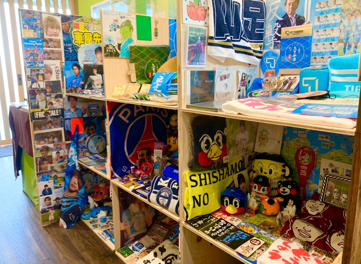 もちろん、ご奉納を頂いたみなさんやご本人様の意思を尊重する事が大前提ですが。
弁当屋としましては祭壇は維持する方針です。
#森田