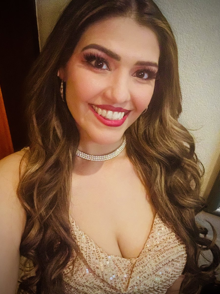 💕STREAM TONIGHT💕
I’ve missed you all !!!
Stream will start in roughly 2hrs - at 8pm (AEDT)
Looking forward to seeing the Happy Fam!! 
➡️ twitch.tv/happy_cass 

#twitch #twitchstream #twitchgamer #twitchgirls #happy_cass