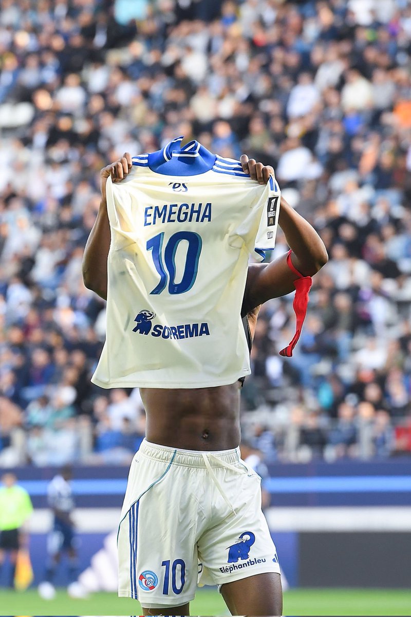 Emanuel Emegha on joining Strasbourg from Sturm Graz:

🗣 “To be honest, I didn’t even know where that [Strasbourg] was. I thought it was in Germany, but it turned out to be in France. Well, I think everyone knows Strasbourg now.”

{Algemeen Dagblad}