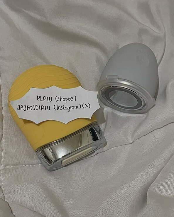 jajandipiu's tweet photo. WTS
[Preloved] Cleansing Brush Skincare Device -
MR. Care Facial Cleansing &amp; Inface ION

Dijual karena tidak cocok.

Take all only pembelian dari juni 2025
no box charger only

50k

.t #zonauang wtb perawatan kulit laser lightning cahaya cleanser https://t.co/VRAddyu7ob