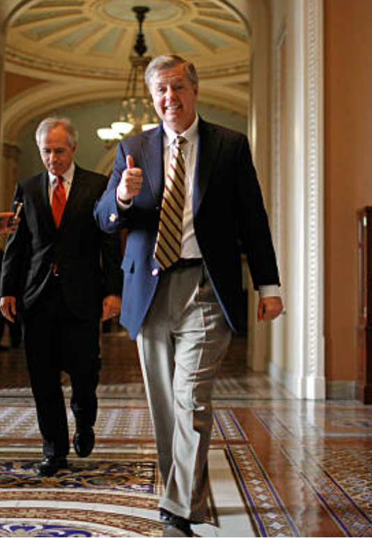 Gait,
short arms angle out,
thumbs up.