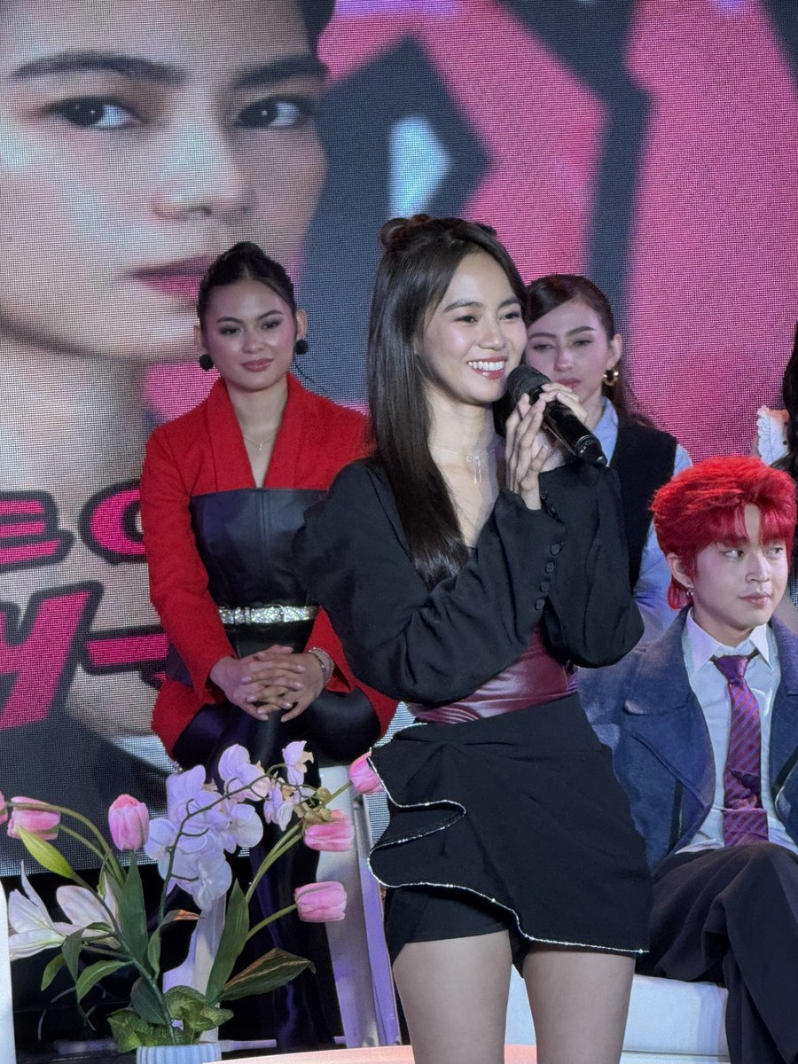 With bigger and darker challenges this season, kaya pa rin ba niyang pagkatiwalaan ulit ang mga ulupong? Meet our nation’s Mutya: JAY-JAY – ASHTINE OLVIGA! 💞👊

eatmore2behappy’s Ang Mutya ng Section E: Book 2 – The Dark Side, streaming this December 4 only on #VivaOne! 🎒