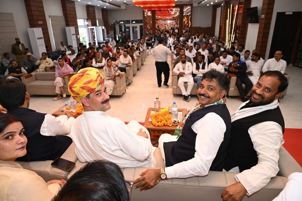 jaswantgurjar's tweet image. कौन-सा फीडबैक?
पीसीसी का बीएलए प्रशिक्षण पूरे प्रदेश में तेज़ी से चल रहा है—वरिष्ठ नेता खुद मैदान में
चुनाव आयोग की रिपोर्ट बता रही है @BJP4Rajasthan के कई बूथों पर बीएलए गायब, पूरा संगठन ढह गया।
हमारी हेल्पलाइन पर रोज़ सैकड़ों शिकायतें..
BJP की बौखलाहट और कुप्रबंधन खुलकर सामने..