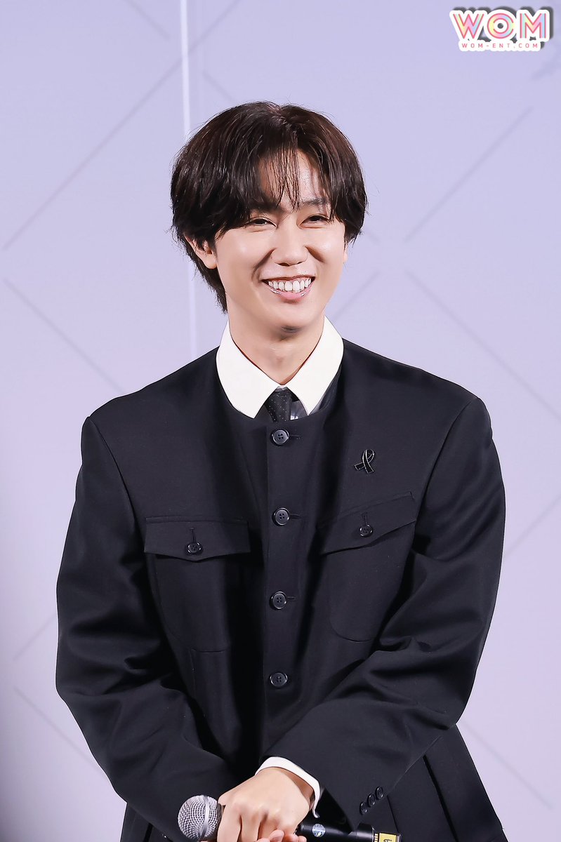 国内🇹🇭 喪に服す期間 ブラックフォーマル かつ 哀悼の意を表すリボン