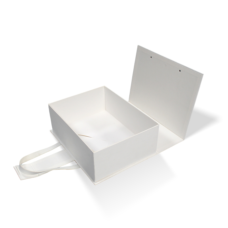 cfpackaging's tweet image. ✔ Flat-packed for reduced shipping cost and Easy to assemble.
✔ Available in any size, style, or material to match your brand’s elegance.
✔ Reusable, not just a packaging box, can be used for daily.
📐Size：30X20X10.2 cm
🌐Official website: cfgiftbox.com
#foldingbox