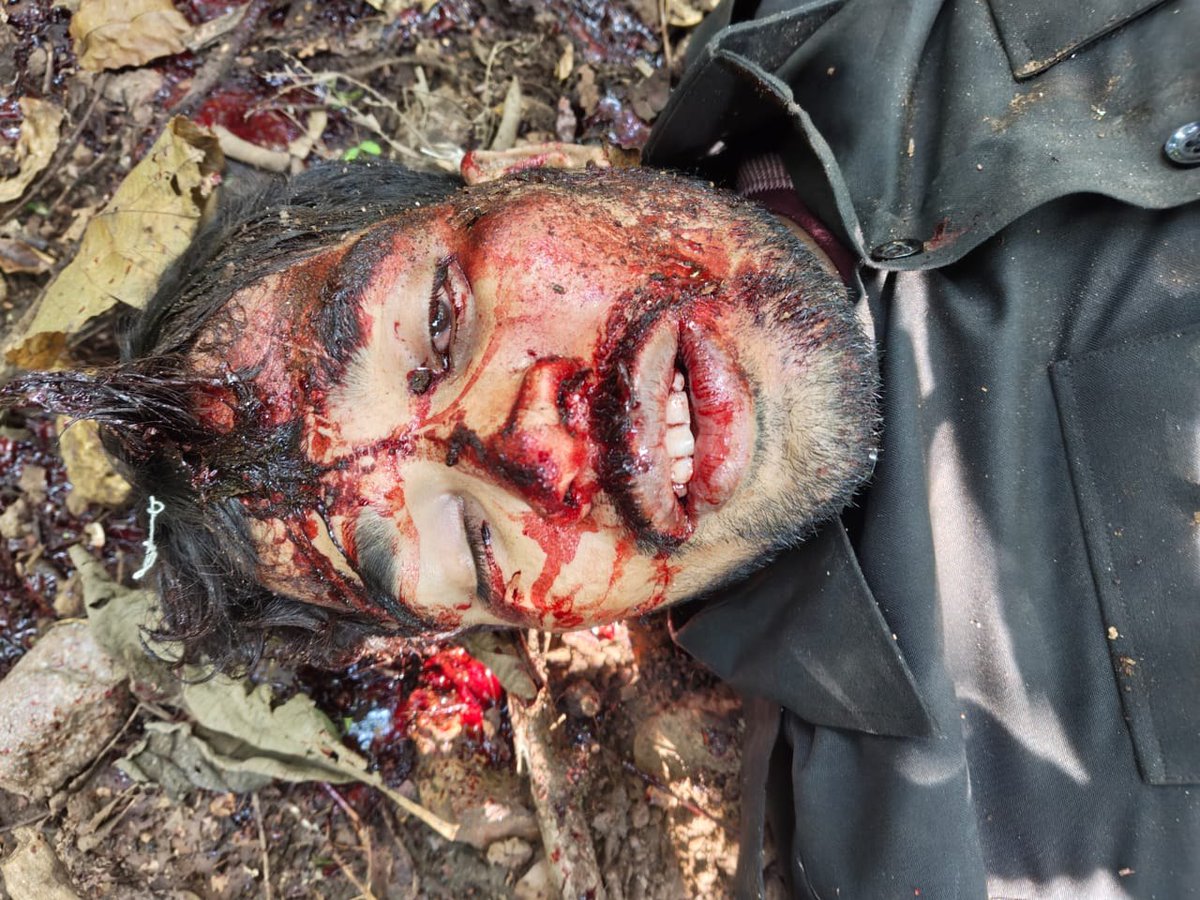 Goreunit's tweet image. Operation by Andhra police&apos;s greyhound force 🔥

Top Naxal commander &amp;amp; his wife including 4 other naxalites liquidated by the security forces.