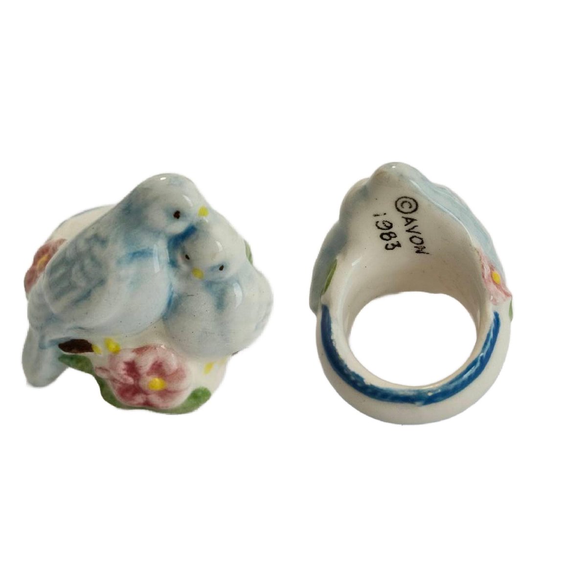 JunkYardBlonde's tweet photo. Vintage AVON ceramic LOVE BIRD candle ring,Size 8.5 https://t.co/pfsu0pvrRk #JunkYardBlonde #Etsy #CocktailRing https://t.co/l0cqmLtmwu