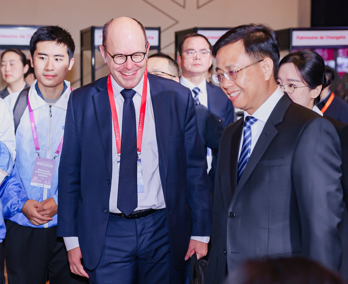 WHU_1893's tweet photo. 🎉Young #WHUers bring cultures closer together! #WHU's French students lent their linguistic prowess and cross-cultural insight to the 7th China-France Cultural Forum, nurturing mutual understanding through meaningful interactions. 🥰#StudyAtWHU https://t.co/dlC9oxF9q1