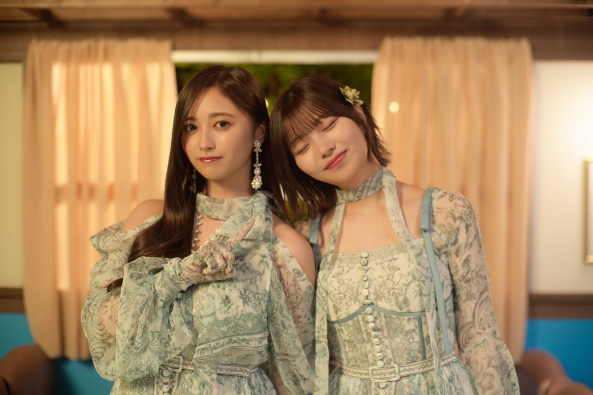 nogifes's tweet image. ／
#井上和 ＆ #中西アルノ 撮影オフショット公開🎵
＼

🍊8周年記念ガチャ「8th Anniv -Navel Orange-」🍊

8周年限定カードを乃木フェスでGETしよう❣️

#乃木フェス8周年をお祝いしよう
#乃木フェス