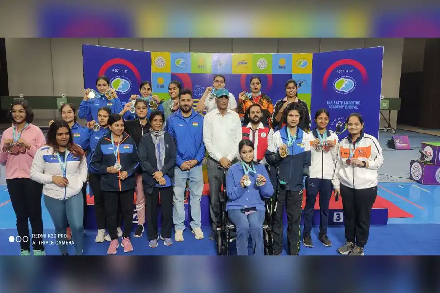 AssamAwaz's tweet image. CHANGEMAKER || হুইল চেয়াৰৰ পৰা শ্বুটিং ৰেঞ্জলৈ ১৯ বছৰীয়া আদীবাৰ স্বৰ্ণযাত্ৰা

Read: assam.awazthevoice.in/changemaker-ne…

#parasports #paraathlete #shooting #shooter #sports #AdibaAli #changemakers #Delhi #Indiantalent @parasportsworld @Paralympics @Parashootin @AssamAwaz