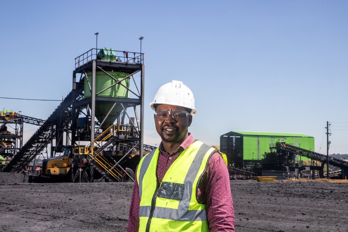 canyoncoal's tweet photo. "The key is to keep the plant stable and meet our targets," says #khanyecolliery Plant Manager Patrick Mkhatshwa.
Get the full story in #TheMaroonPost: https://t.co/xQqH3bTgwZ #canyoncoal https://t.co/UuVi7pOQMj
