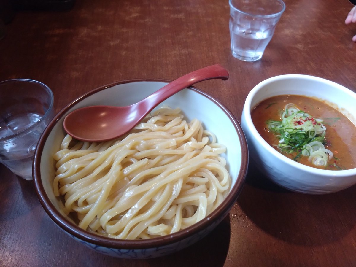 至高のつけ麺。一番好き。
温かい麺が美味い季節になってきた。
#先2ファントムダイブ
