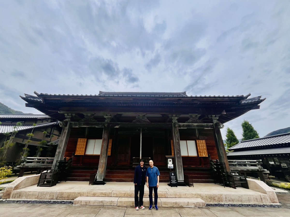 interfm_step's tweet image. 日に日に寒くなりますね。今夜も8時からは #stepbystep 。今週もサッカー指導者で #FUORICLASSEスポーツクラブ 代表の #財前宣之 さんをお迎えします。財前さんが指導者として大事にしているコトは【遊び心、駆け引き、メンタル、礼儀、感謝】…具体的にはどういうことなのでしょう？お聞き逃しなく！