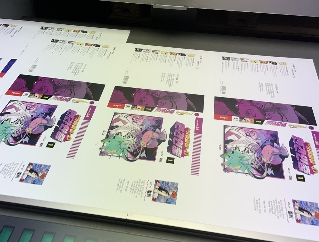 ‼️사인회 공지!

사인회는 담당자님과 회의 끝에 오래 기다려주신 후원자 분들께 후기이벤트까지 시켜가며 참여시키는건 좀 그렇고, 후원자분들께선 후에 올라올 공지에 참여의사만 밝혀주시면 전원 참여 가능한 것으로 변경하기로 했습니다!

※대신 후기이벤트는 서점에서 현장 구매해주신 분들 중