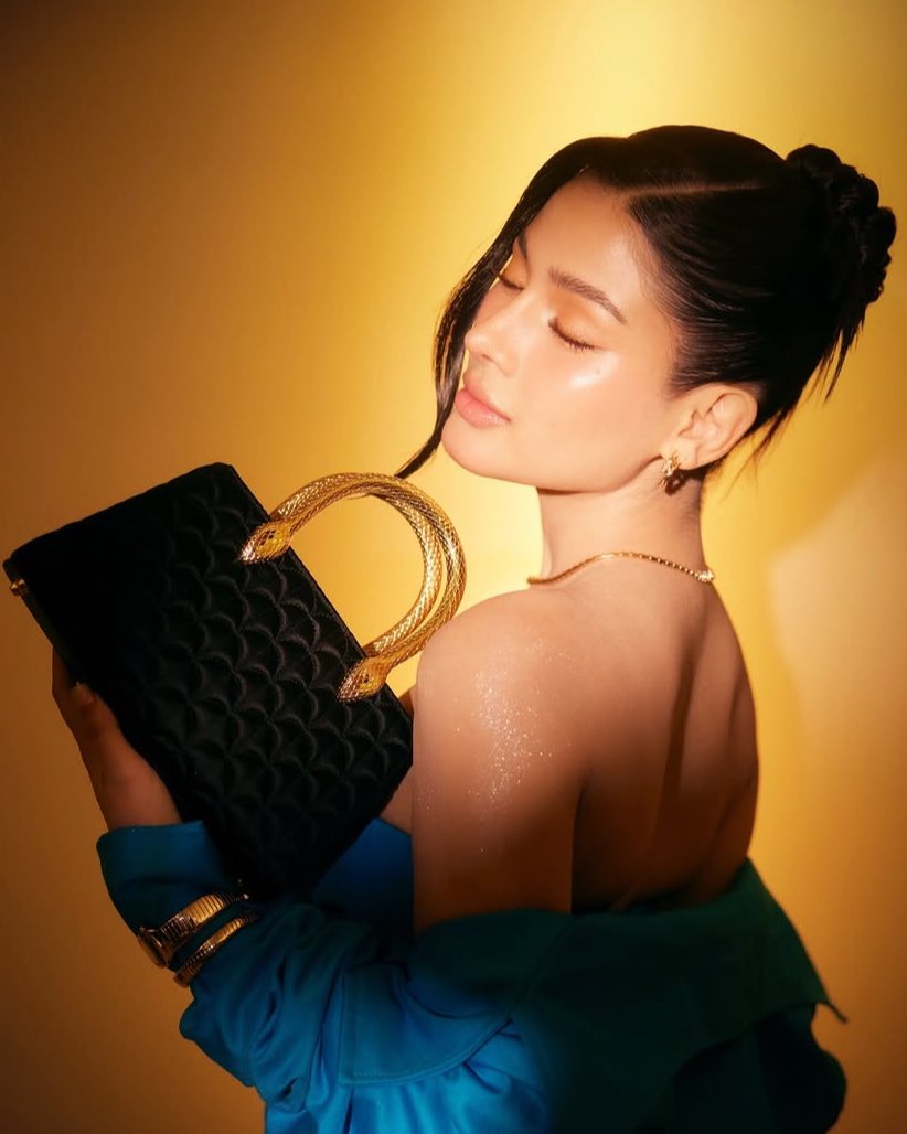 alam niyo ba minsan, i look back at az’s gma gala post and think that whoever wrote that caption was really blessed with apollo’s gift of prophecy.

because LOOK at how “not rushing. not hiding. just arriving, slowly and surely.” became oh so real for her 🥺🤍