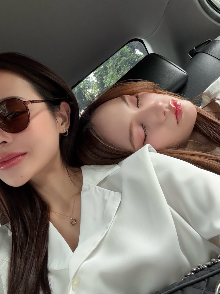 urmypixiee's tweet photo. น้องเหนือซื้อบทคุณสิให้ตัวเองเล่นเถอะ แล้วให้ทีเคเป็นเจ้าเจ ชูก้ามัมหมีกับหมาเด็กที่แม่ใฝ่ฝัน แม่ไหว้ก็ได้ 🙏 https://t.co/D3HoK5S7Dn