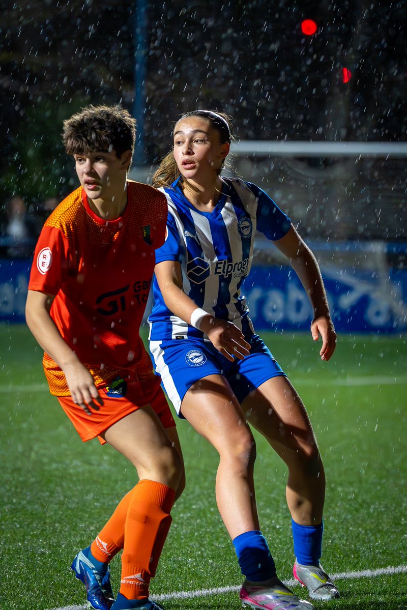 📸 𝐄𝐦𝐚𝐤𝐮𝐦𝐞𝐳𝐤𝐨𝐞𝐧 𝟑.𝐑𝐅𝐄𝐅-𝐫𝐞𝐧 zortzigarren neurketa, iruditan.

Eskerrik asko #FotosJulen , argazkiengatik!💙

#aupaurdiñak #emakumezkoenfutbola