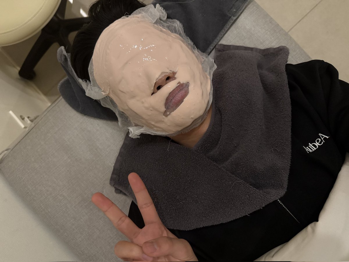 피부과까지 가서 관리 받는거 보여주는 아이돌 어떤데.
