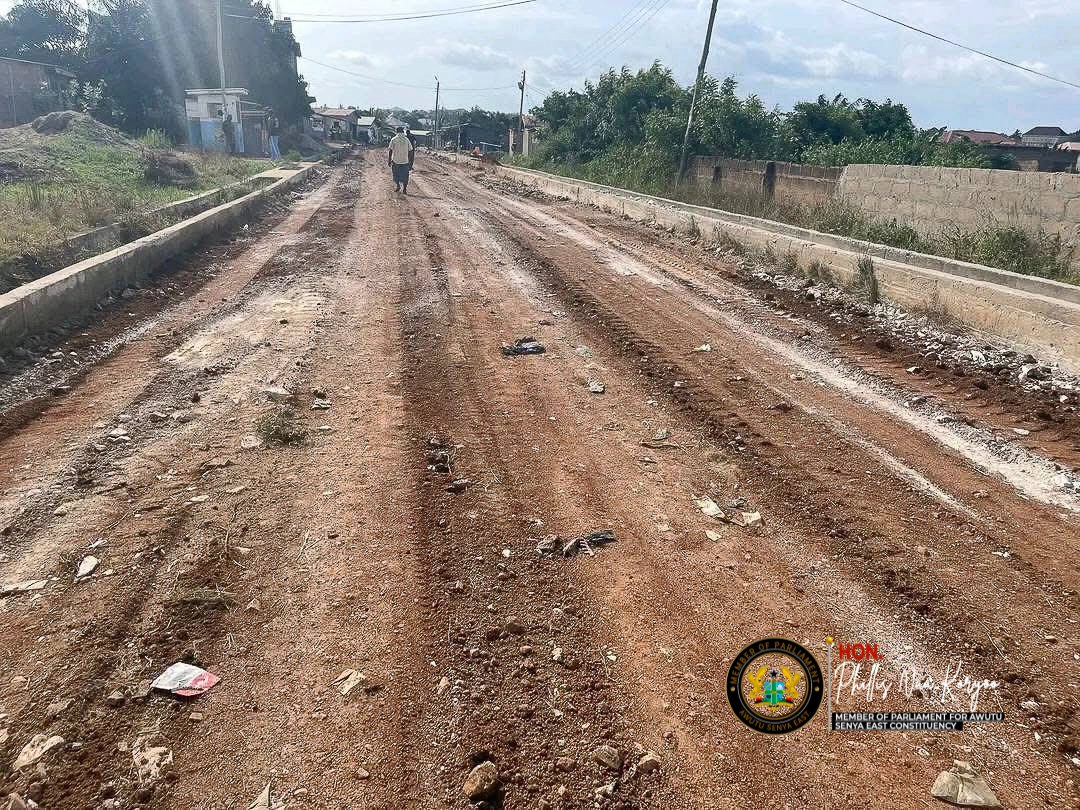 NaaKoryoo's tweet image. 📷Update 📷Update 📷COMMUNITY UPDATE — ADAM NANA
Reshaping and grading works are currently underway in the Adam Nana area. This forms part of our ongoing efforts to improve road accessibility and enhance movement within the community.
#thewoman #ASEC #KasoaDevelopment #Building