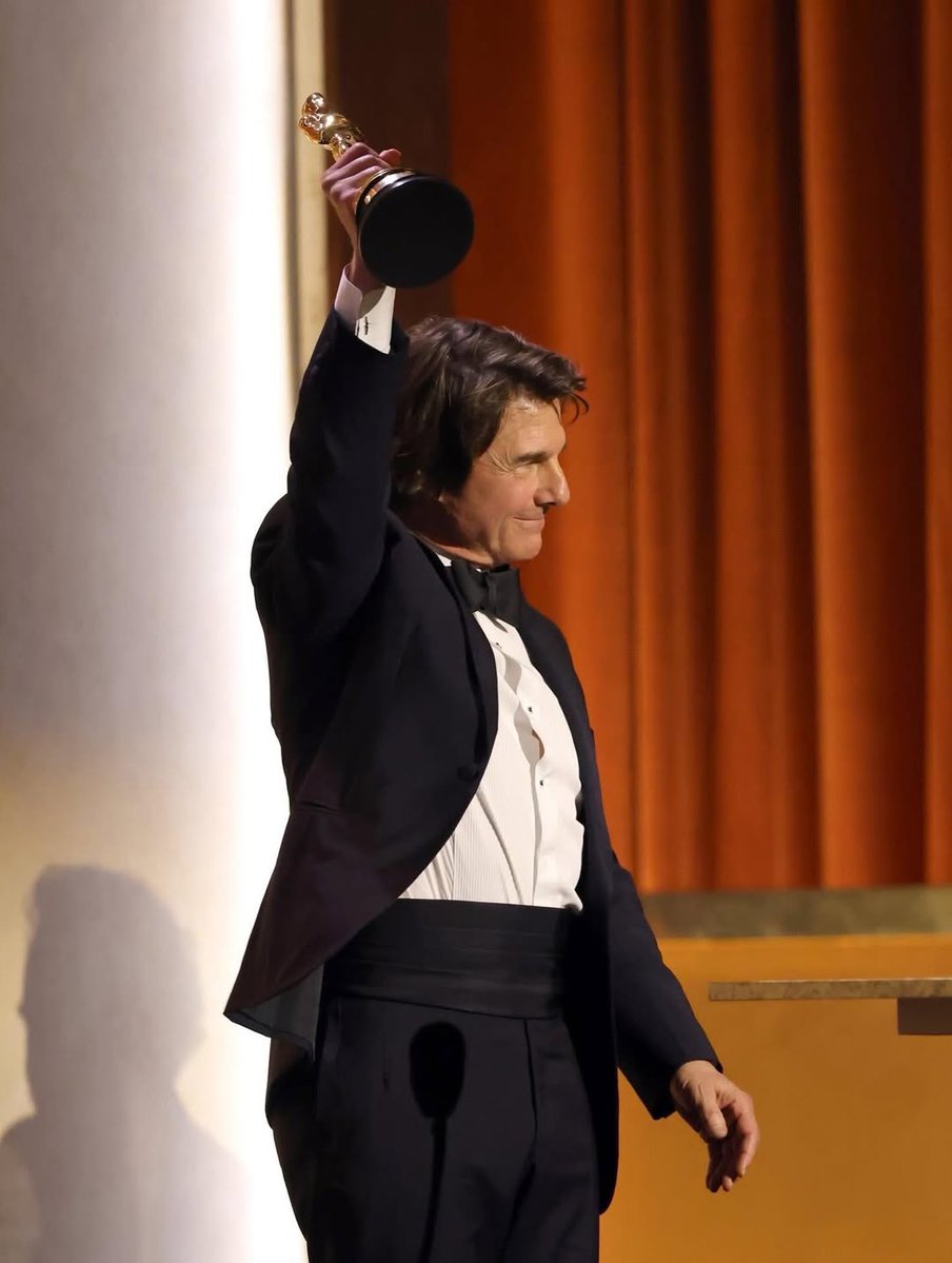 alldatmatterz_'s tweet image. Tom Cruise has finally won his first Oscar, receiving an honorary Academy Award at the 2025 Governors Awards.
#TomCruise #oscars2026