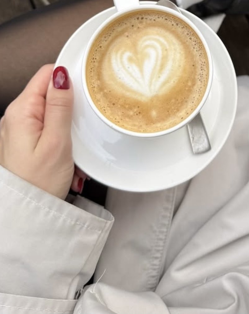 Aklımda yine en sevdiklerim..
Bir bir gerçekleşsin kalpten 
istediklerim. 🫶
Bi kahve…  #günaydın ✨