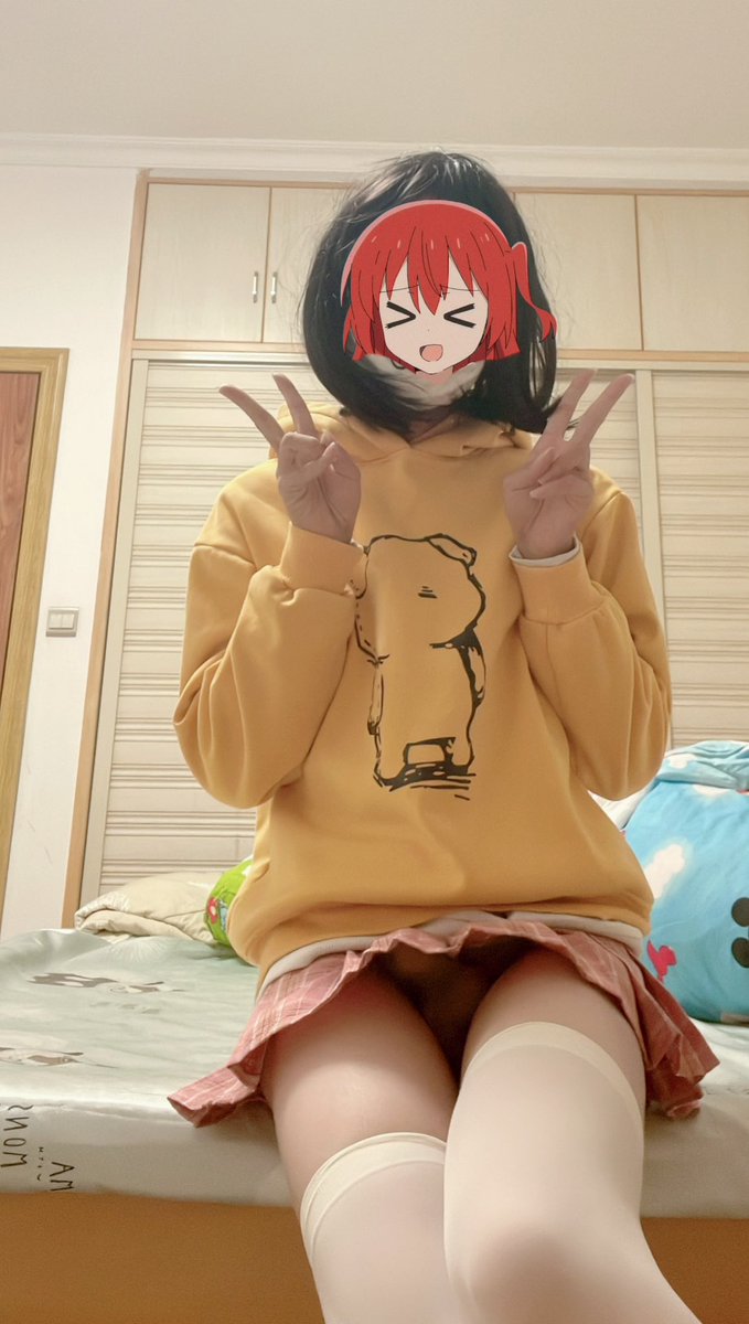 YangClinton2's tweet image. 里面藏着什么呢😋 #男娘 #女装