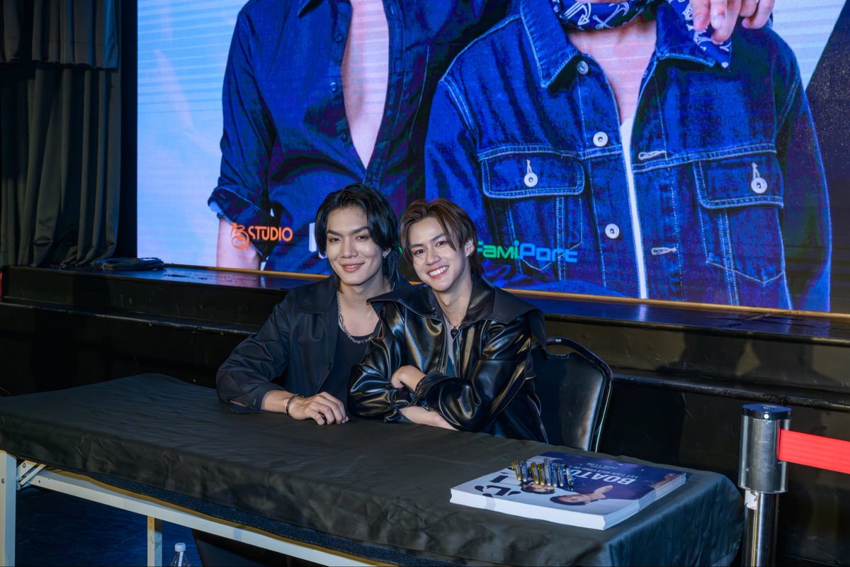 bstudio_tw's tweet photo. All fan benefit photos and event photos are now available for download at https://t.co/SXZiIRDxL2 and on the ticketing page.

ท่านสามารถดาวน์โหลดรูปแฟนเบเนฟิตและรูปกิจกรรมทั้งหมดได้ที่ https://t.co/SXZiIRDxL2 และหน้าจำหน่ายบัตร

#BoatOat1stFMinTaipei #BoatOat #MyStubborn #bstudio https://t.co/MqE70ayogk