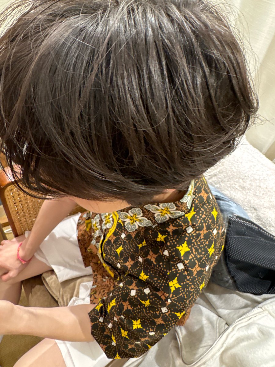 vy 🍐 REST tweet media