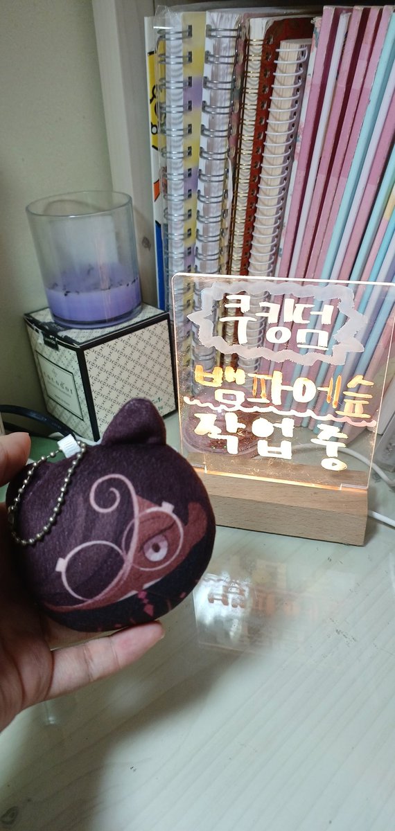 PyuRyong____'s tweet photo. 오랜만에 아크릴판 새로 씀 https://t.co/cqXiORK2WB