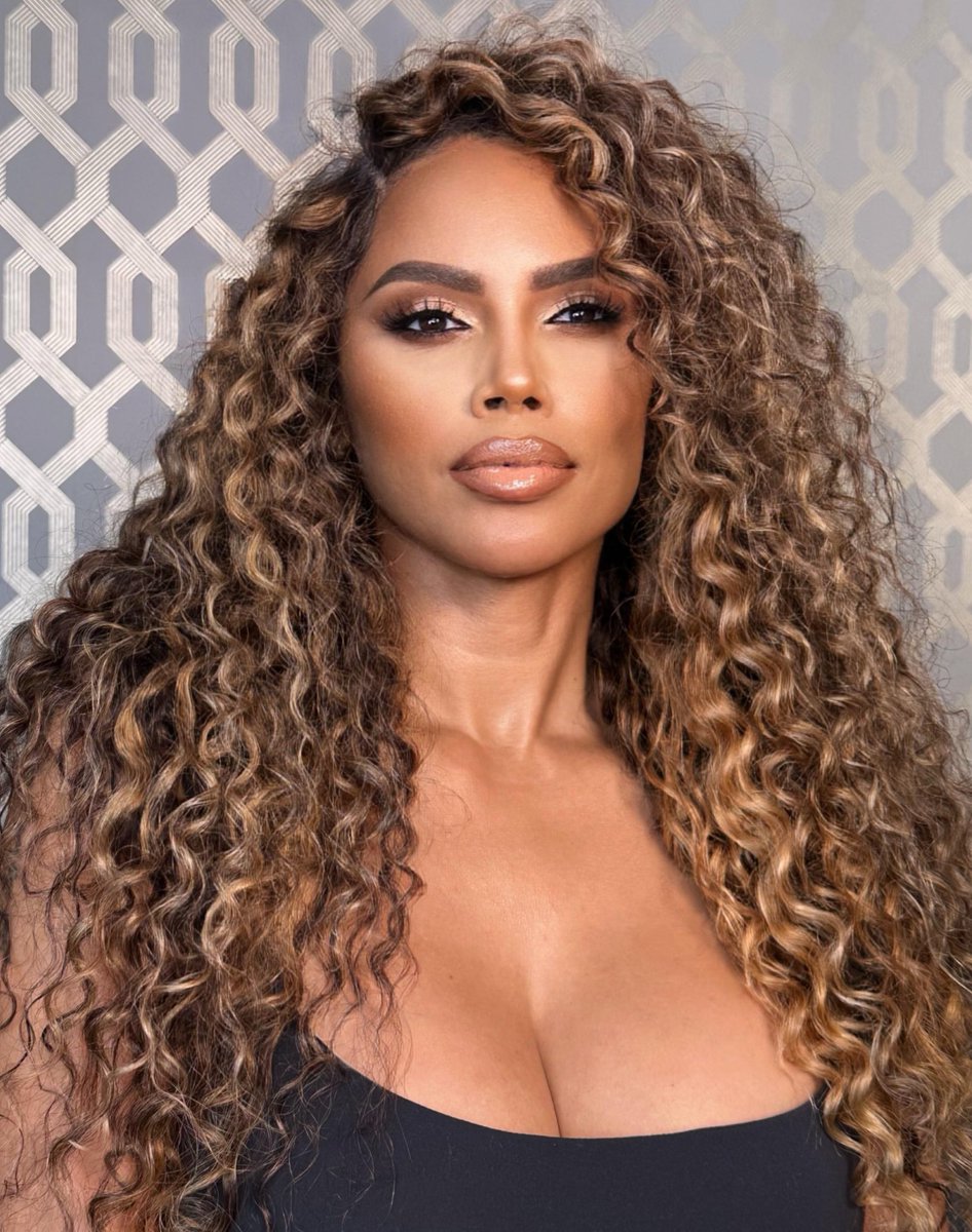 jada3_p's tweet image. Very grown womanish 💞