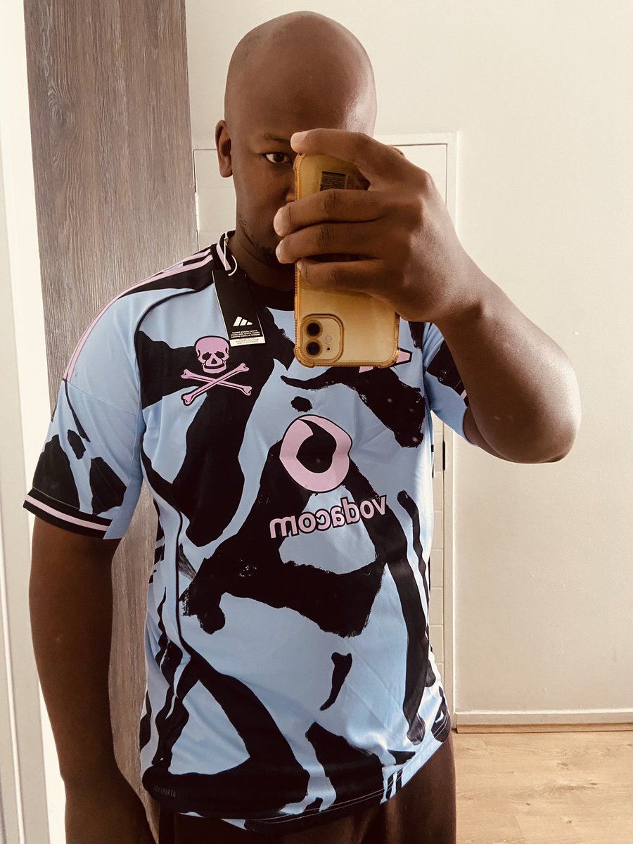 francePETERSON's tweet image. Mailman just delivered the best birthday gift 🥳

@orlandopirates we’re officially set for 6 December 🏴‍☠️

 #OrlandoPirates #thirdkit #OnceAlways