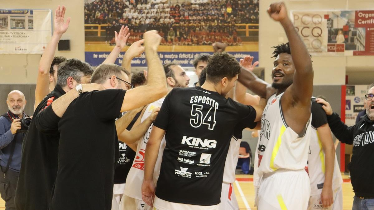 La Giovane Robur fa suo il derby con Montegranaro: Era un derby denso di storia, quello giocato fra Osimo e Montegranaro, la scorsa domenica al PalaBellini. Due città che si sono sfidate tante volte nel corso di decenni e che due giorni fa hanno… dlvr.it/TPKTJV ▶ ⤵️