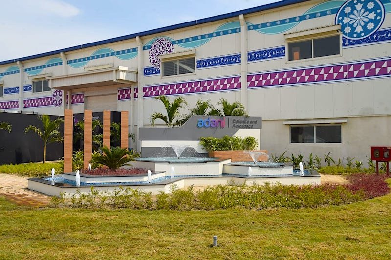 KanpurUpdates's tweet image. Adani D&amp;amp;A will start supplying 100% indigenous ammunitions by 2028.
- It currently produces cups, cases and projectiles. Primer and propellant plants will be ready by 2028
- The large and medium calibre plants are expected to be operational by Jan 2026 and Jan 2027 respectively.