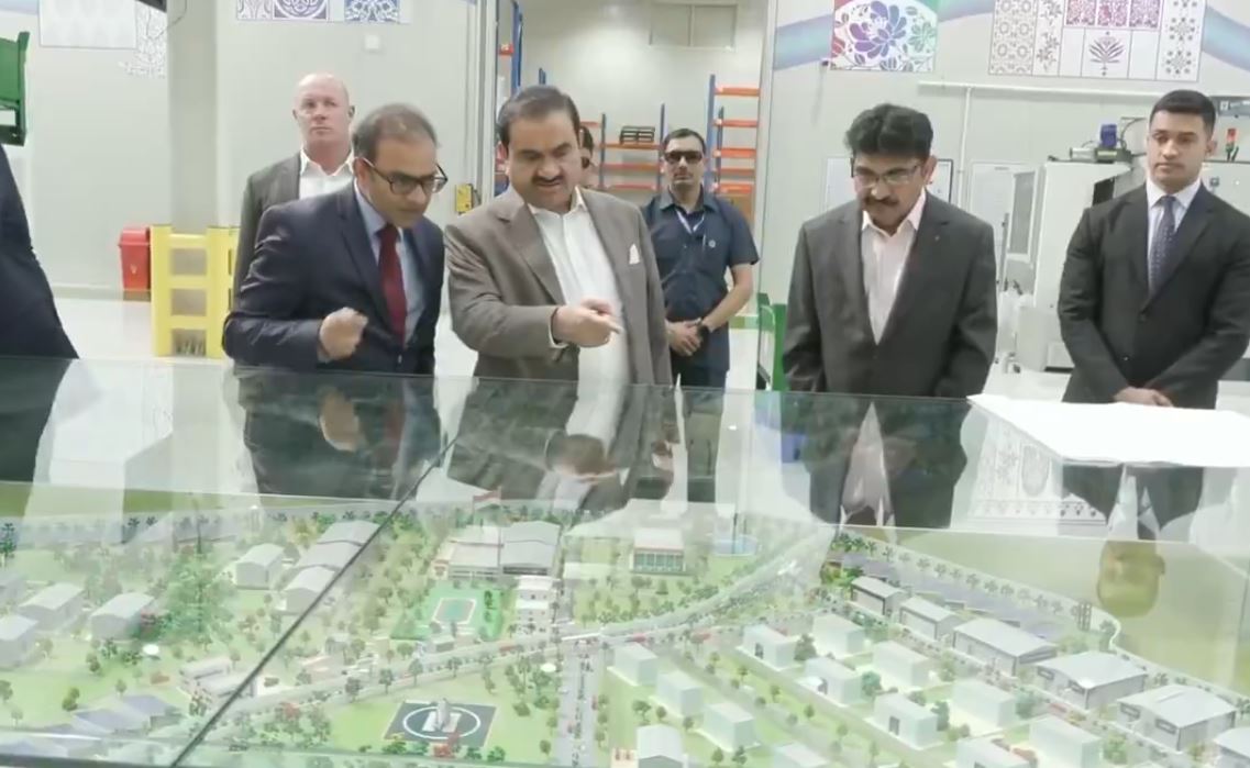 KanpurUpdates's tweet image. Adani D&amp;amp;A will start supplying 100% indigenous ammunitions by 2028.
- It currently produces cups, cases and projectiles. Primer and propellant plants will be ready by 2028
- The large and medium calibre plants are expected to be operational by Jan 2026 and Jan 2027 respectively.