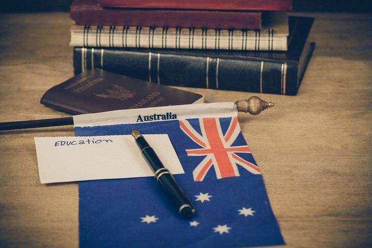 EduvisorIN's tweet photo. Darwin 2025 >>> Sydney prices 

Top 10 Young Uni | ₹12–15L total cost | 3-yr work visa | Paid internships up to ₹2000/hr | Beaches + no winter
Same Australian degree, half the drama.

Want Charles Darwin University this year?

#StudyInDarwin #Australia2025 #EduVisor https://t.co/RsPogN1Wap