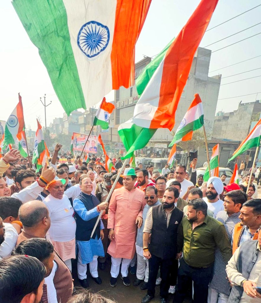 ArunSinghbjp's tweet image. आज लोनी, गाज़ियाबाद में लौहपुरुष सरदार वल्लभभाई पटेल जी की जयंती पर आयोजित #RunForUnity पदयात्रा में जनसैलाब उमड़ पड़ा।
राष्ट्र की एकता, अखंडता और मज़बूती के प्रतीक सरदार पटेल के दिखाए मार्ग पर चलने का संकल्प लेते हुए हज़ारों लोगों ने उत्साहपूर्वक पदयात्रा में हिस्सा लिया।…