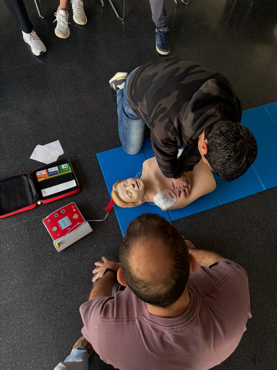 El 10/11, al CFIS vam realitzar una sessió de formació en RCP i Primers Auxilis amb la Policia Municipal de Cambrils 👮‍♂️🫀.
Un entrenament pràctic per reforçar habilitats i garantir una resposta ràpida🚑⚡.

<a href="/universitatURV/">Universitat Rovira i Virgili</a> <a href="/fundacioURV/">Fundació URV</a> <a href="/Dipta_cat/">Diputació de Tarragona</a> <a href="/URVmedicina/">Facultat de Medicina i Ciències de la Salut</a>