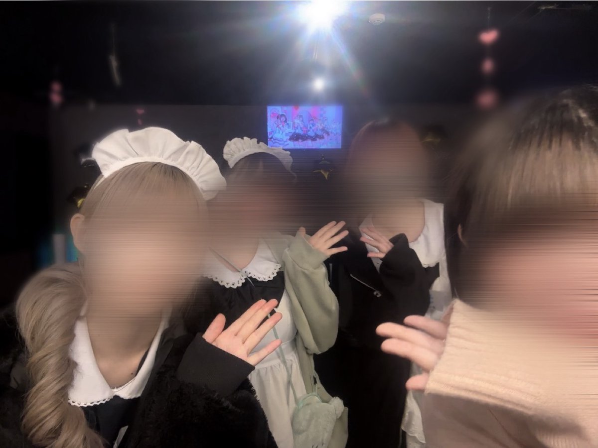 ccb_r_maebashi's tweet image. 本日もご帰宅ありがとうございました♡
今日は週の始まりでまったりな R でした！
風も強くなってきたのでからだに気をつけてお過ごしください♩
またの御帰宅お待ちしておりますт  ̫ т

🎀 11/18 お給仕メンバー 🎀

21:00~
🩷 にいな
🩷 もあ

22:00~
🩷 ゆゆ

24:00~
🩷 なな