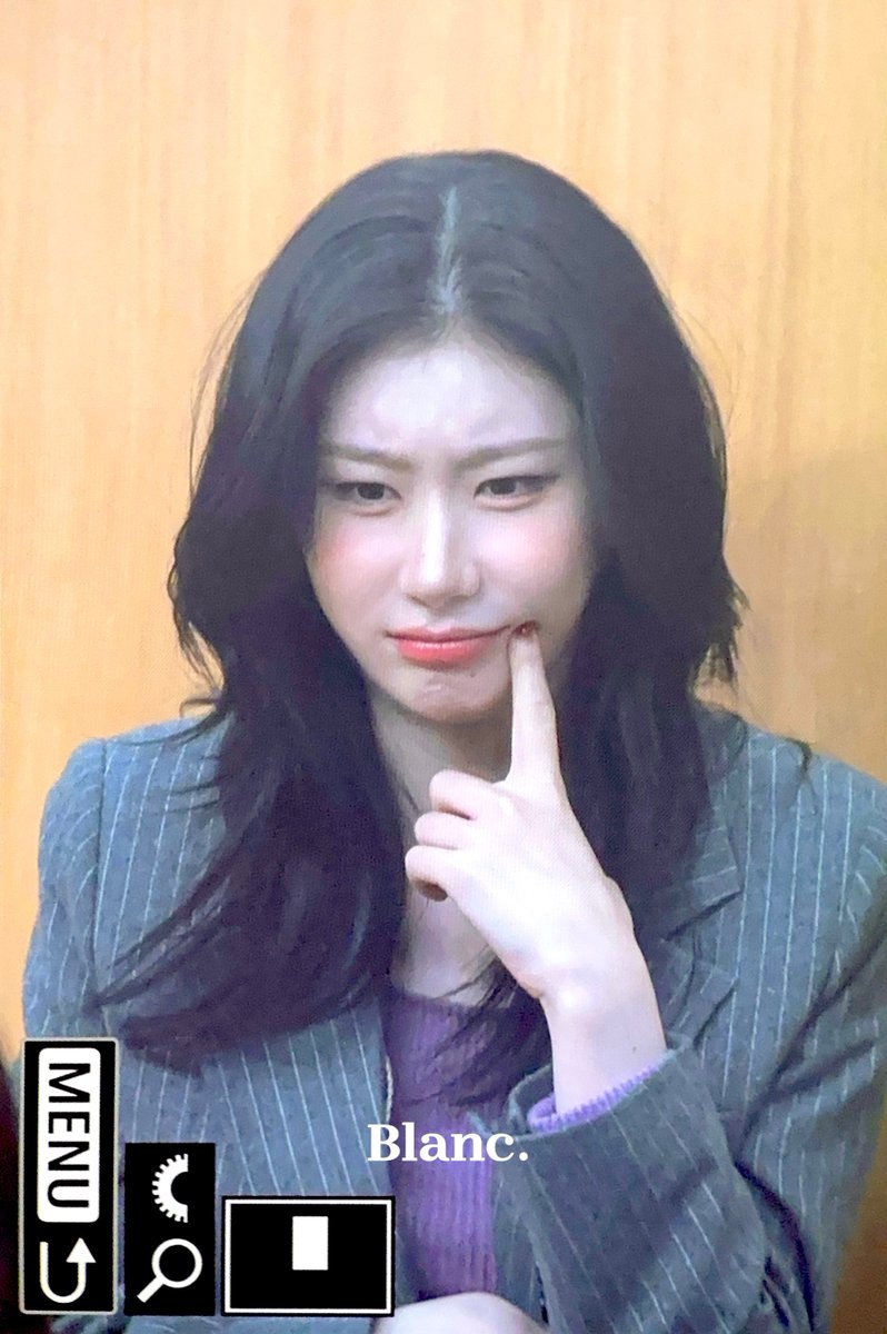 251118 잘생겼다
#ITZY #있지 #CHAERYEONG #채령