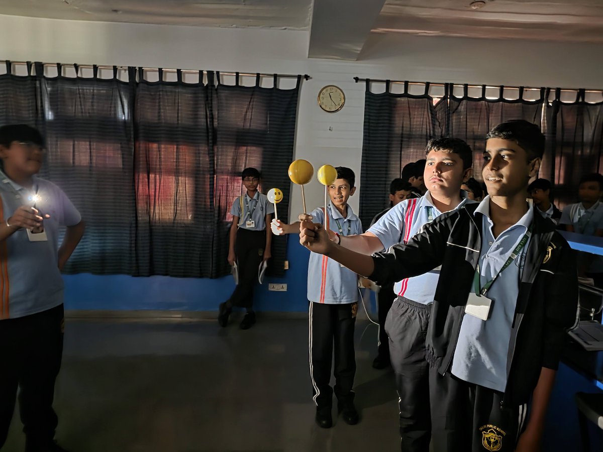 DPSTapi's tweet image. Science Hands-on Activities were carried out in Classes VI to X from 10 to 15 November 2025. Students actively participated in a series of engaging experiments to enhance conceptual understanding and practical skills.