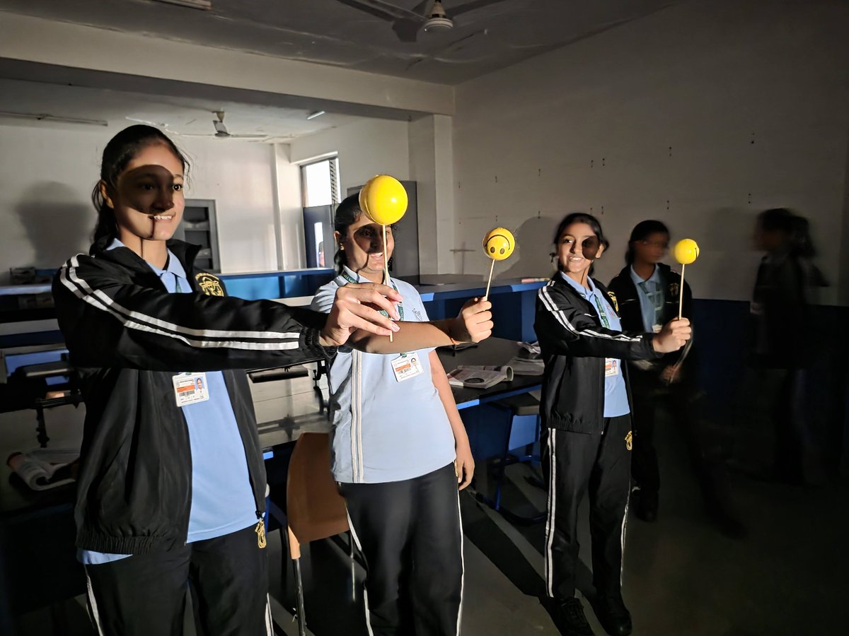 DPSTapi's tweet image. Science Hands-on Activities were carried out in Classes VI to X from 10 to 15 November 2025. Students actively participated in a series of engaging experiments to enhance conceptual understanding and practical skills.