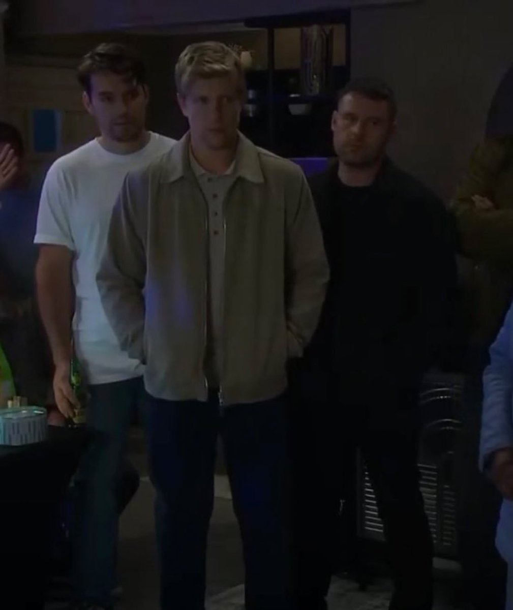 robsugdenlover's tweet image. At the same damn time